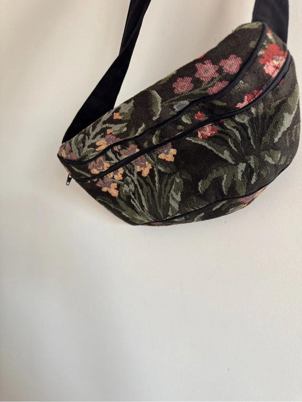 Vintage Floral Tapestry Crossbody Fanny Pack Bag